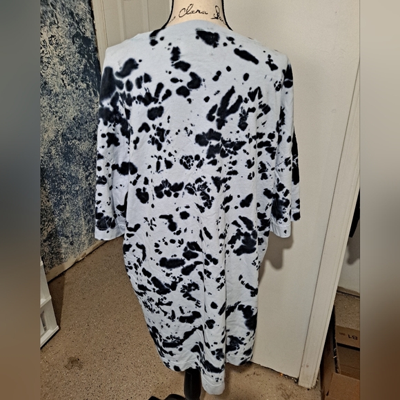 Graphic Tiedye Tshirt Dress - Picture 2 of 7